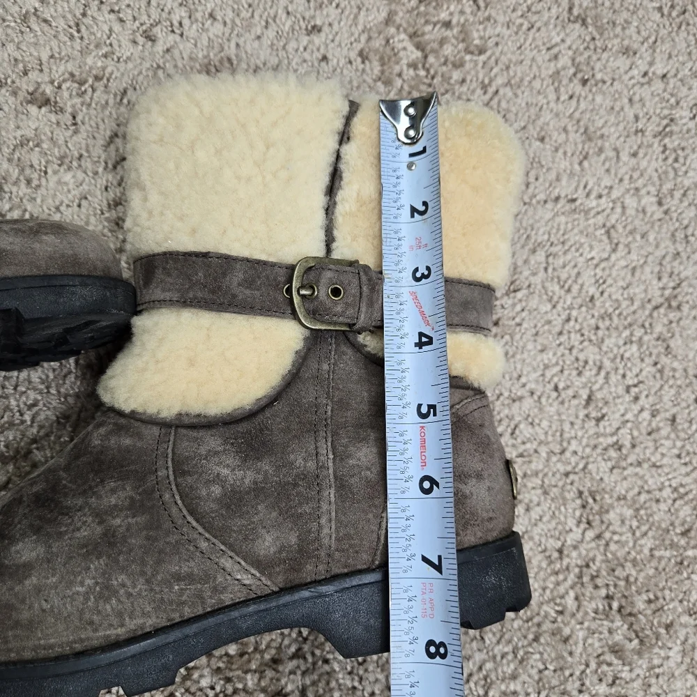 UGG‎ Blayre Leather Sheepskin Boots Womens Sz 9
